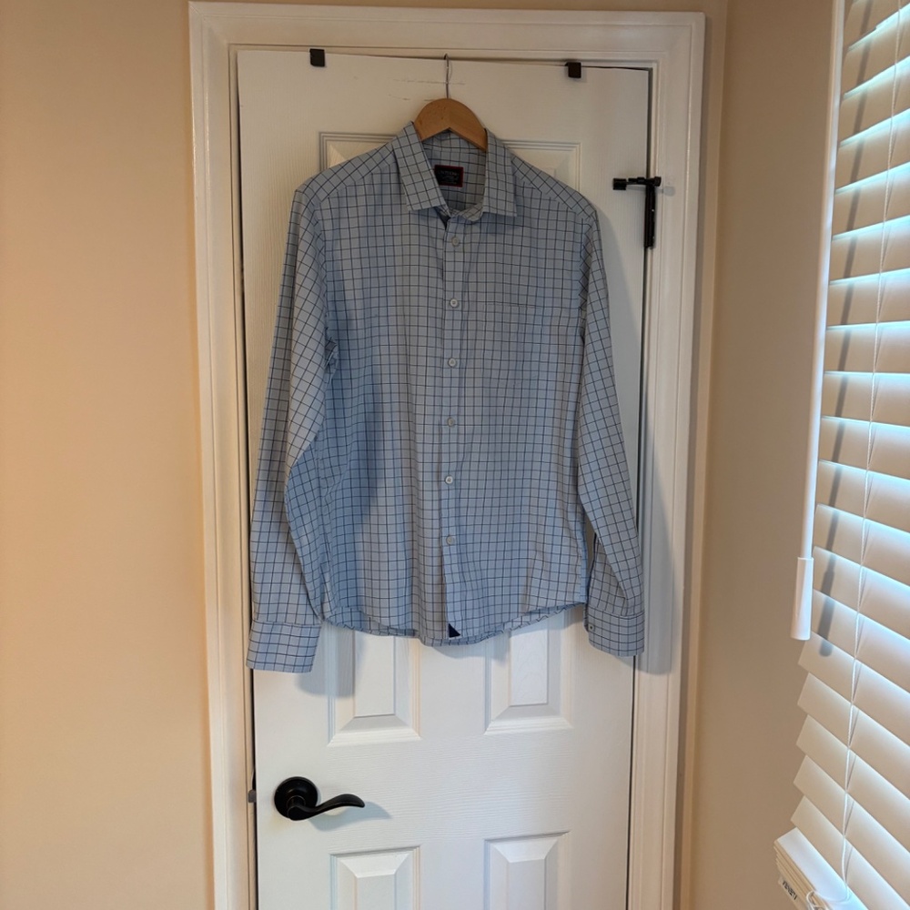 UNTUCKit  Slim Fit Wrinkle Free 100% Cotton Button Up Medium